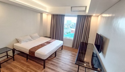 Classic Room, 2 Twin Beds, Private Bathroom, City View