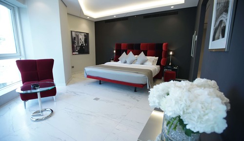 Suite, 1 King Bed, Bathtub