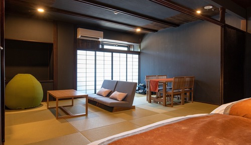 Two-beds Semi Suite with hot spring (3rd Floor)
