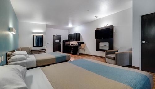 Deluxe Room, 2 Queen Beds, Accessible, Non Smoking