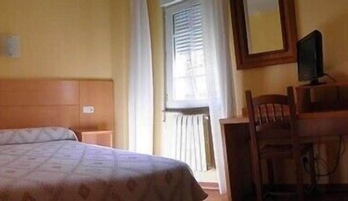 Standard Room, 1 Queen Bed