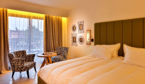 Room (Charme)