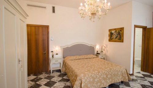 Standard Double or Twin Room, Ensuite, Garden View