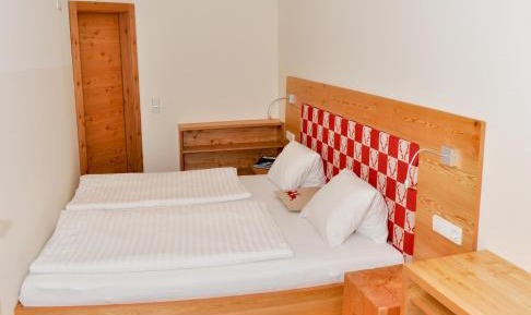 Superior One-Bedroom Apartment (2-4 Adults)