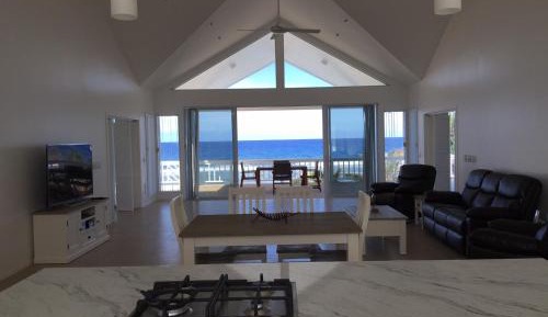 3 Bedroom Beachfront House 