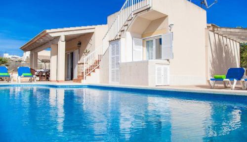 Three-Bedroom Townhouse