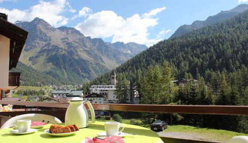 Studio (2 Adults + 2 Children)