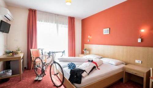 Double Room for Single Use with Balcony