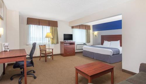 King Studio Suite - Non-Smoking