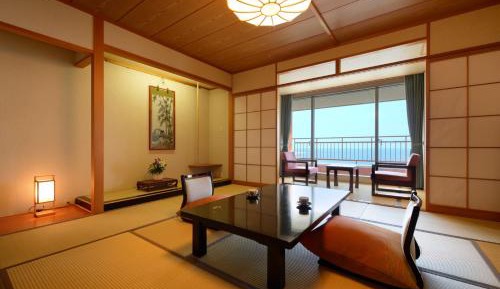 Japanese-Style Quadruple Room with Sea View