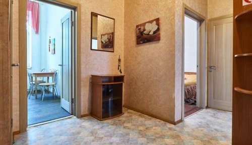 Apartment on Yaroslavskaya Street 15/23