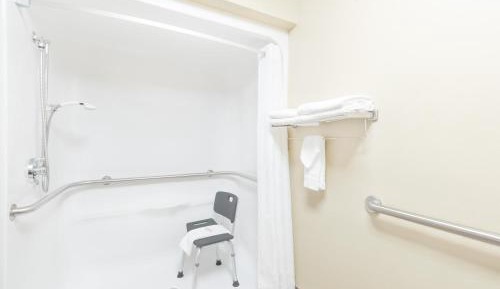 Queen Room with Two Queen Beds - Mobility Access/Non-Smoking