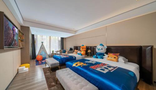 Deluxe Family Room