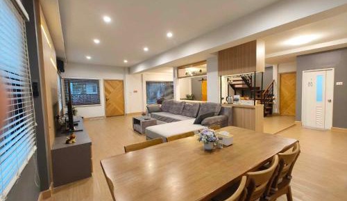 Three-Bedroom Holiday Home 