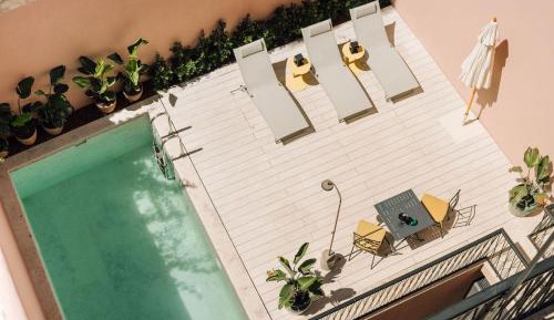 One-Bedroom Apartment with Private Pool