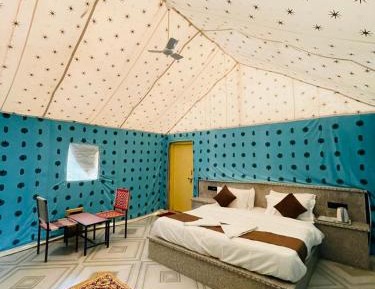 Deluxe Double Room (2 Adults + 1 Child)