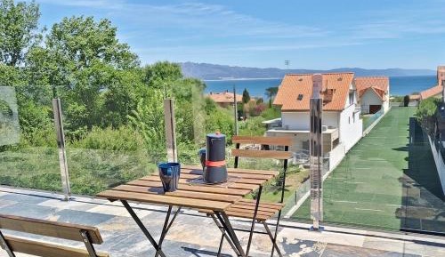 One-Bedroom Apartment with Sea View and Terrace