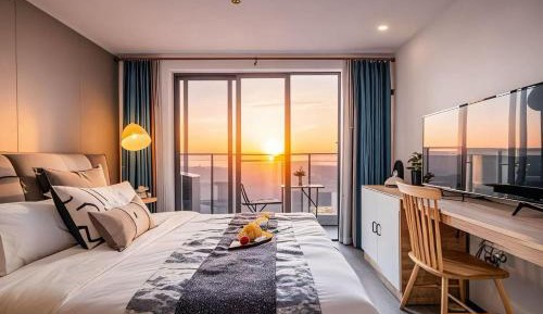 City View King Room