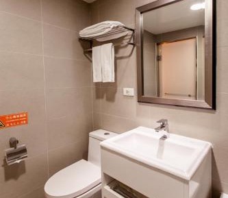 Standard Double Room(Check-in after 21:00)