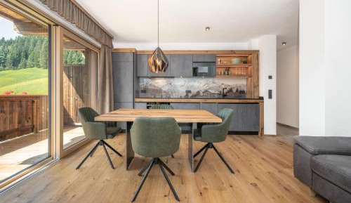 One-Bedroom Deluxe Apartment