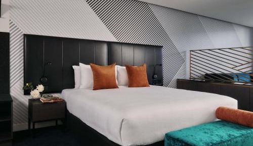 Superior King Suite