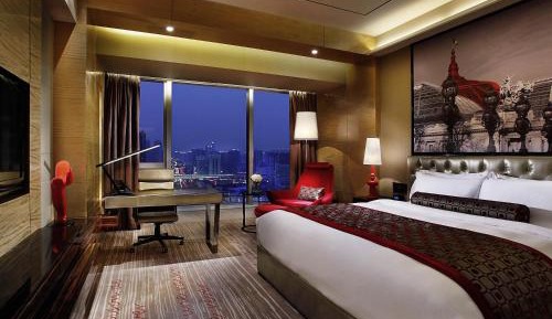Deluxe King Room