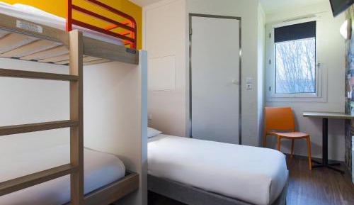 Cabrio Triple Room with Bathroom