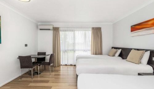 Family Room with Queen Bed