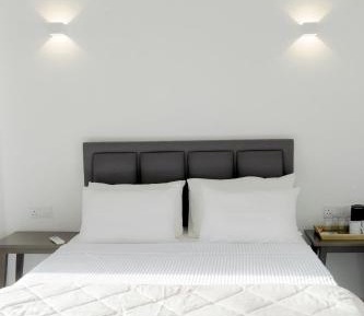 Deluxe Double Room with Balcony and Sea View