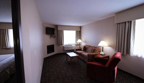 King One Bedroom Suite with Kitchenette