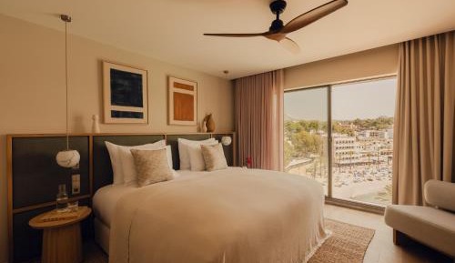 Deluxe Room with Sea View