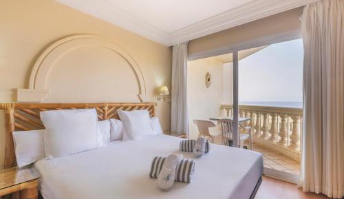 Double or Twin Room with Sea View