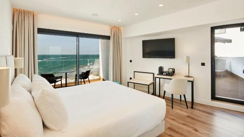 Superior Premium Room with Side Sea View