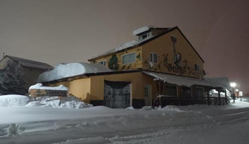 Apartment with Mountain View