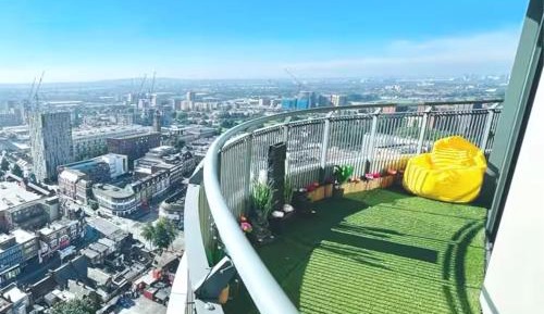 Superior One-Bedroom Apartment with Balcony