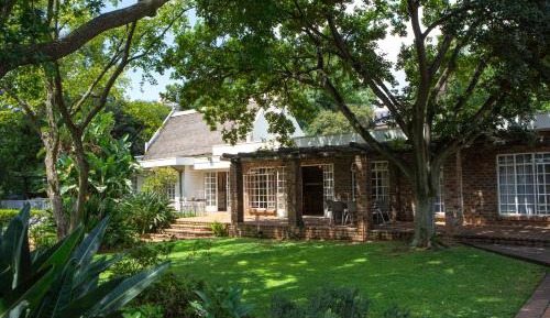 Apartment with Garden View