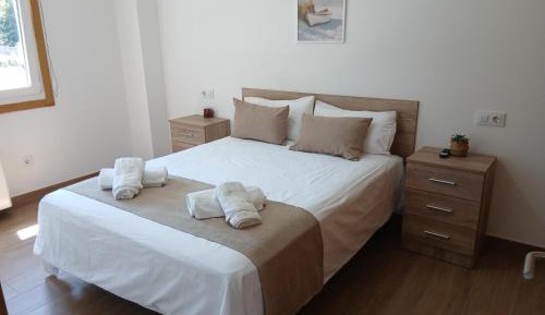 Deluxe Double or Twin Room with Mountain View