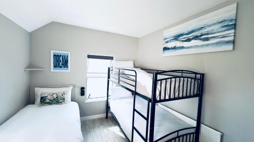 Triple Room with Shared Bathroom