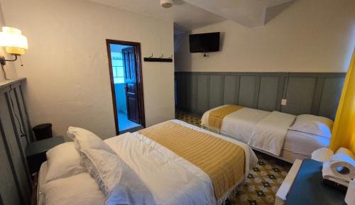 Triple Room with Private Bathroom