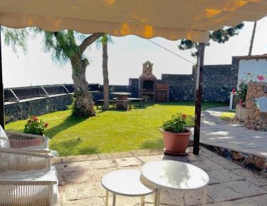 Deluxe One-Bedroom Apartment with Garden View