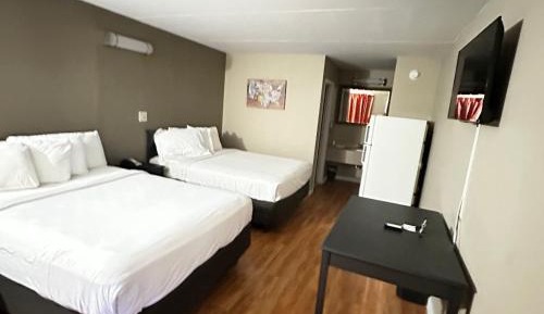 Queen Room with Two Queen Beds - Non-Smoking