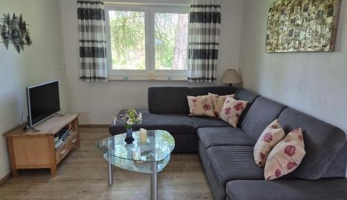 One-Bedroom Apartment with Shower