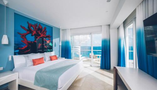 Junior Suite Ocean Front Roof Top