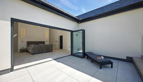 Queen Room with Balcony