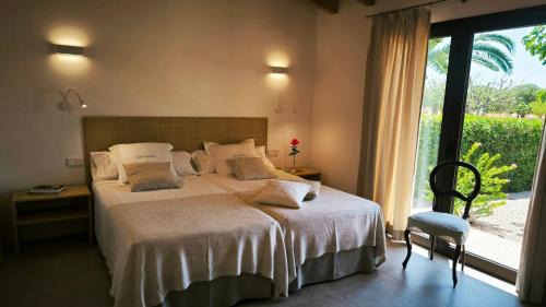 One-Bedroom Apartment with Garden View