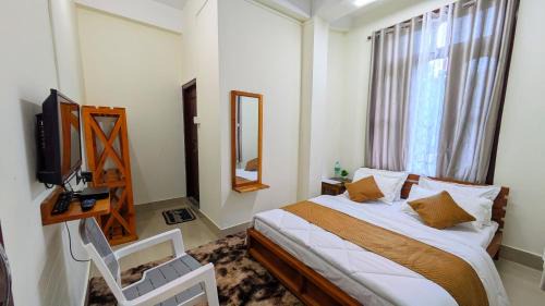 Double Room with Mountain View