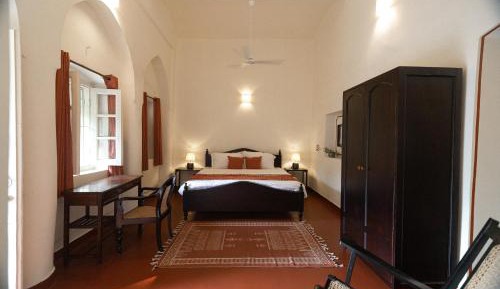 Bungalow with Garden View