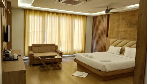 Suite with Garden View