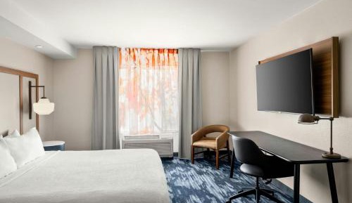 King Studio with Sofa Bed