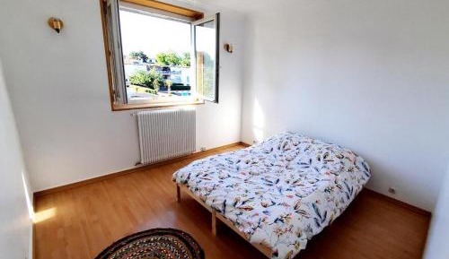 Standard Double Room with Shared Bathroom